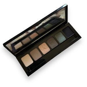 Bobbi Brown Bare to Bold Eye Palette Neutral Smokey Eyeshadow Palette
